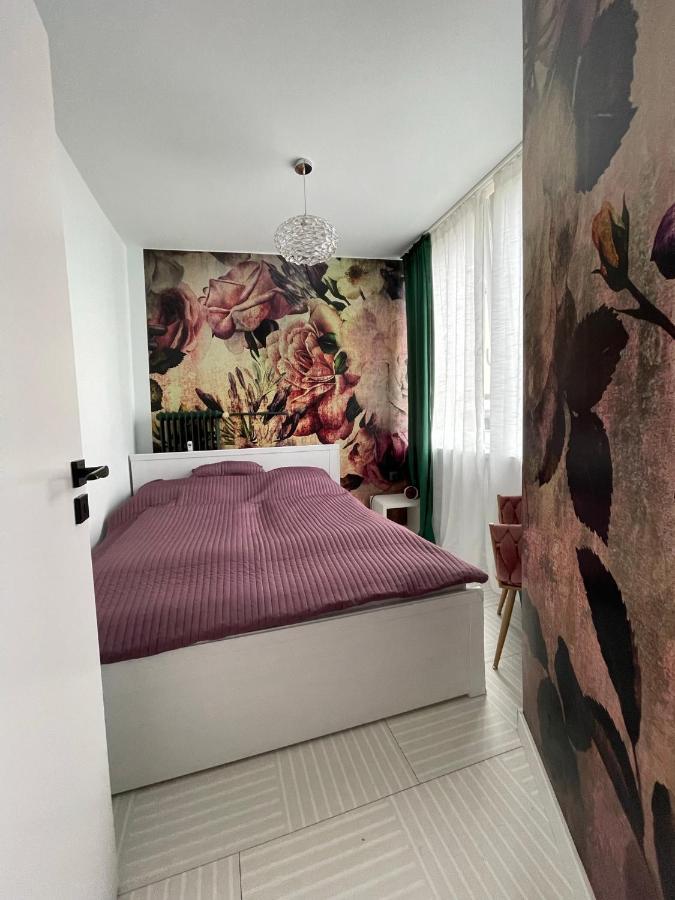 Bright: Flat With Balcony - Kitchen - Free Parking Apartamento Berlim Exterior foto